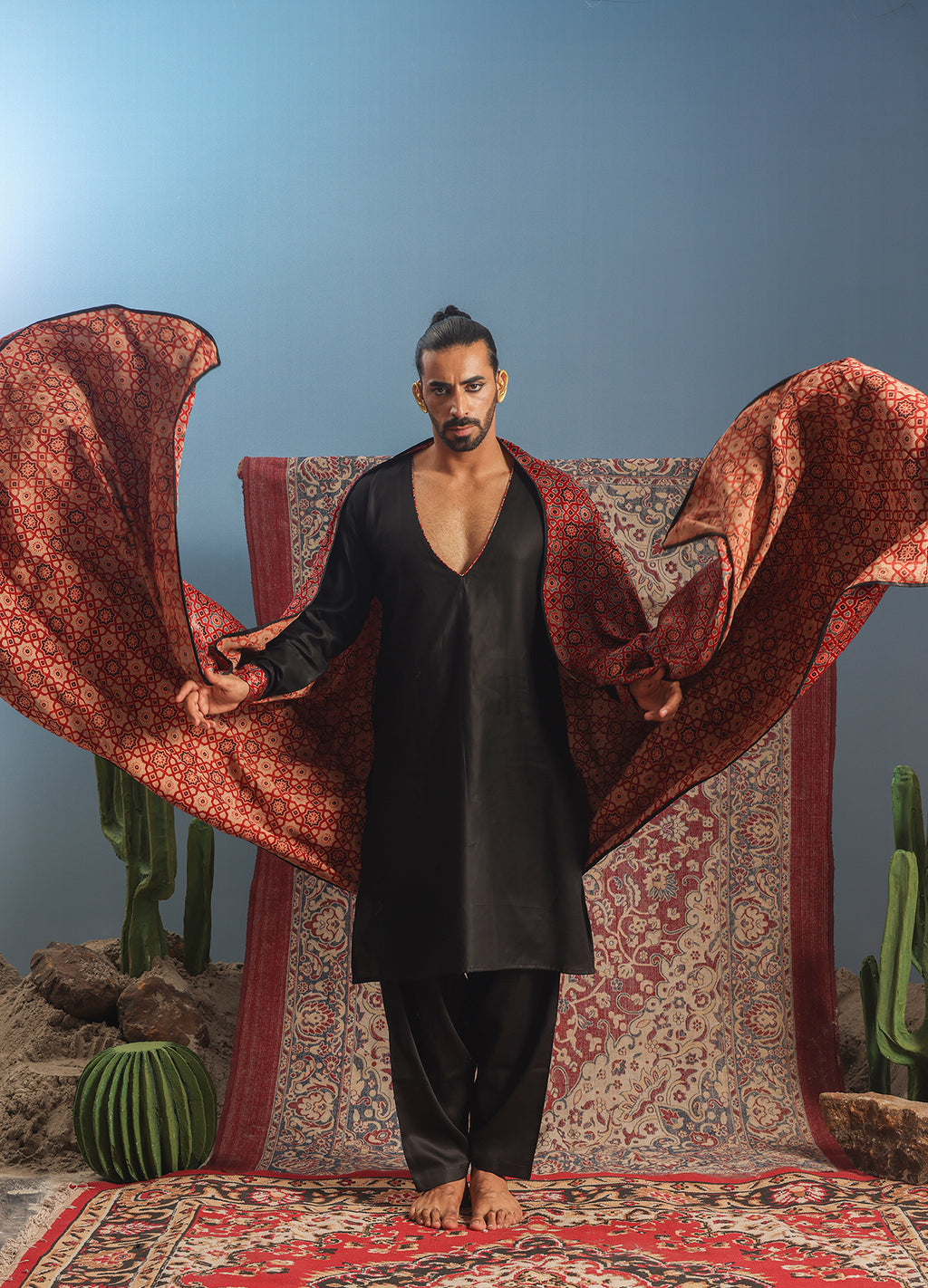 Kiongozi Noir Men Kurta Set