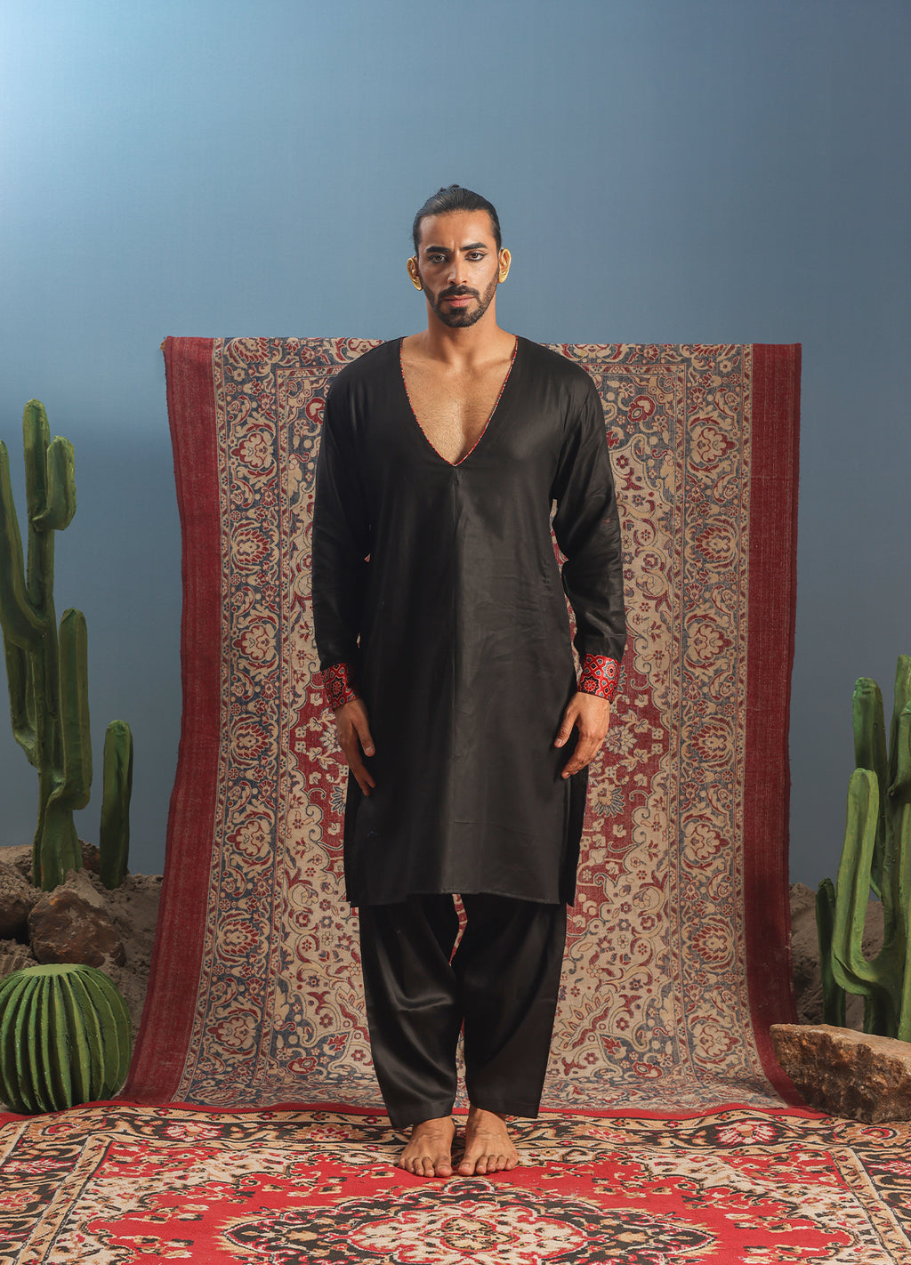 Kiongozi Noir Men Kurta Set